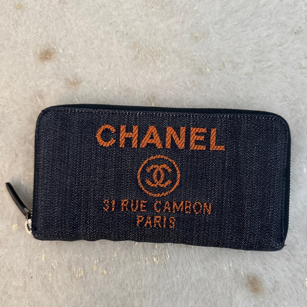❌SOLD❌ Chanel Deauville long zipper wallet